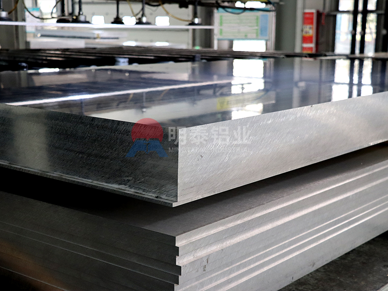6061 國標(biāo)鋁板：品質(zhì)如一，為各行業(yè)提供穩(wěn)定鋁材解決方案